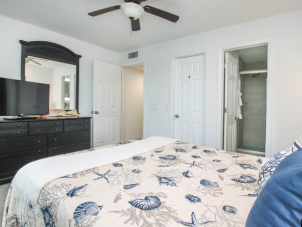 Captiva Island Vacation Rental with 6 Bedrooms & Pool Deeded Beach Access 4 Min Stroll Away